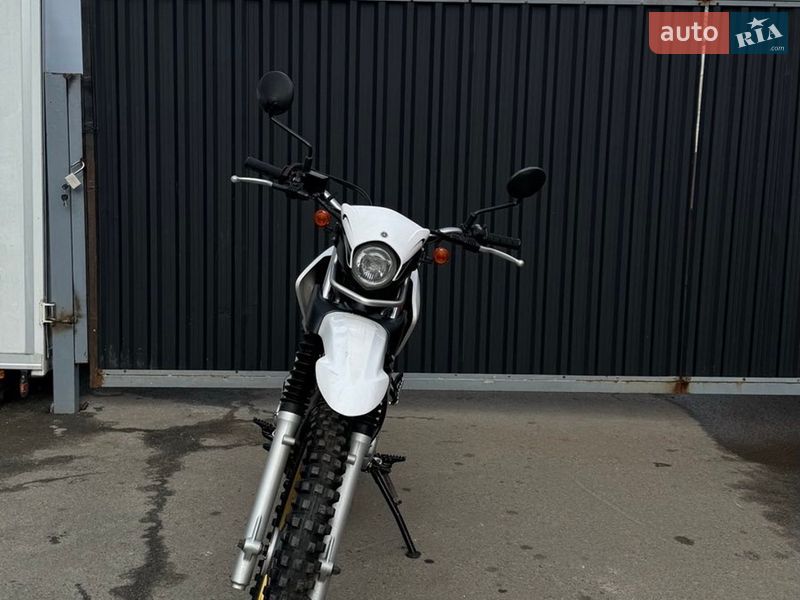 Мотоцикл Кросс Yamaha Serow 250