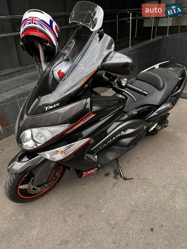 Скутер Yamaha T-Max 500