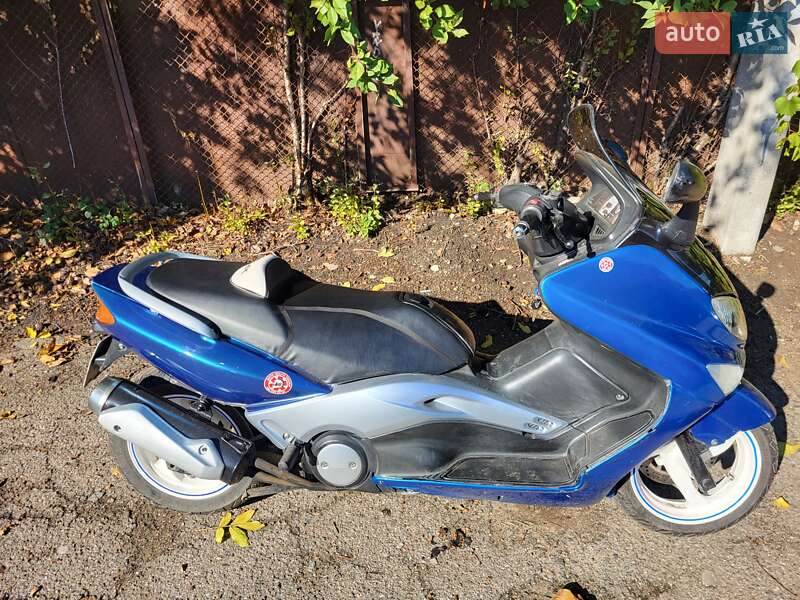 Мото Yamaha T-Max 500
