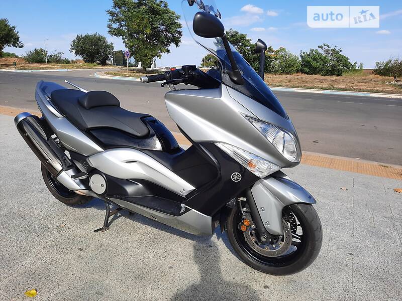 Yamaha T-MAX