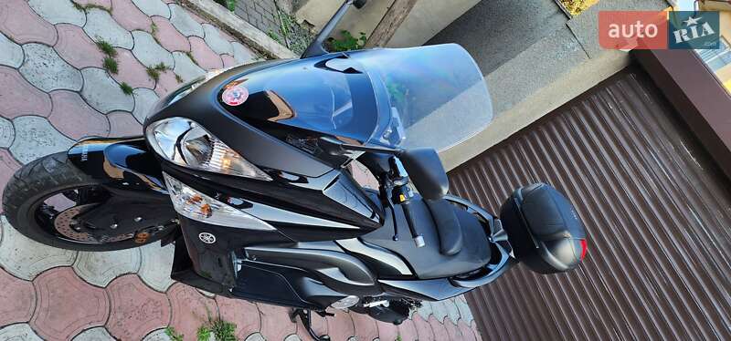 Yamaha T-MAX