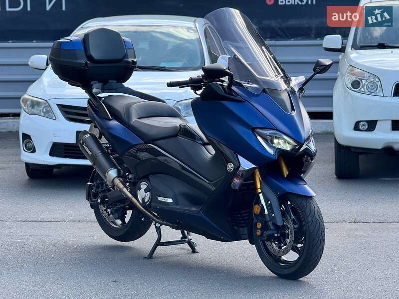 Скутер Yamaha T-MAX