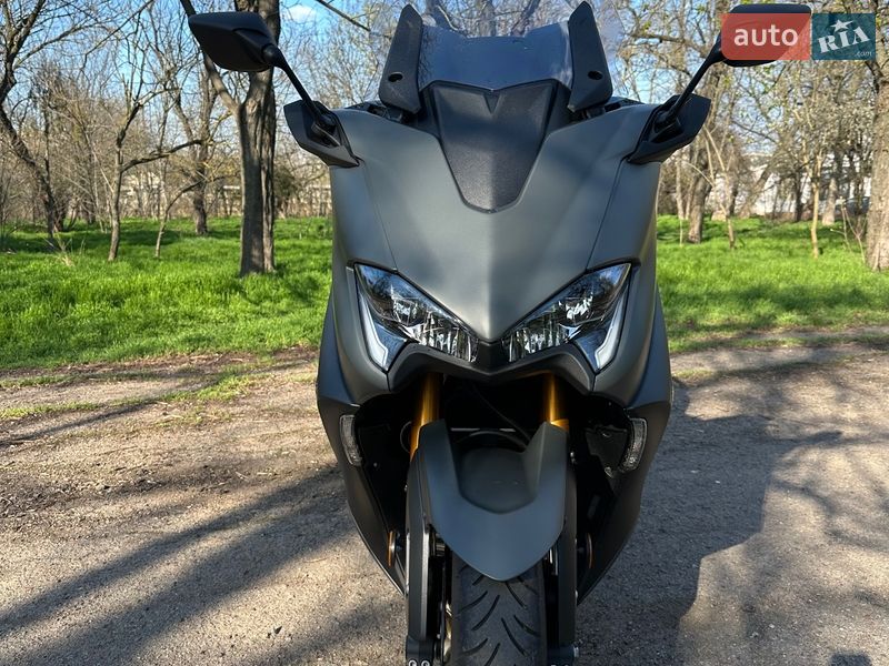 Скутер Yamaha T-MAX