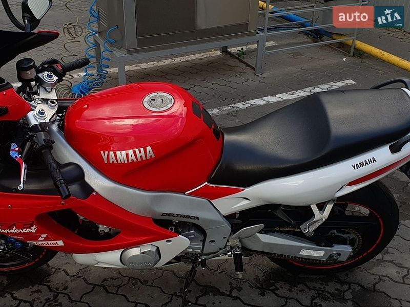 Мотоцикл Спорт-туризм Yamaha Thunder