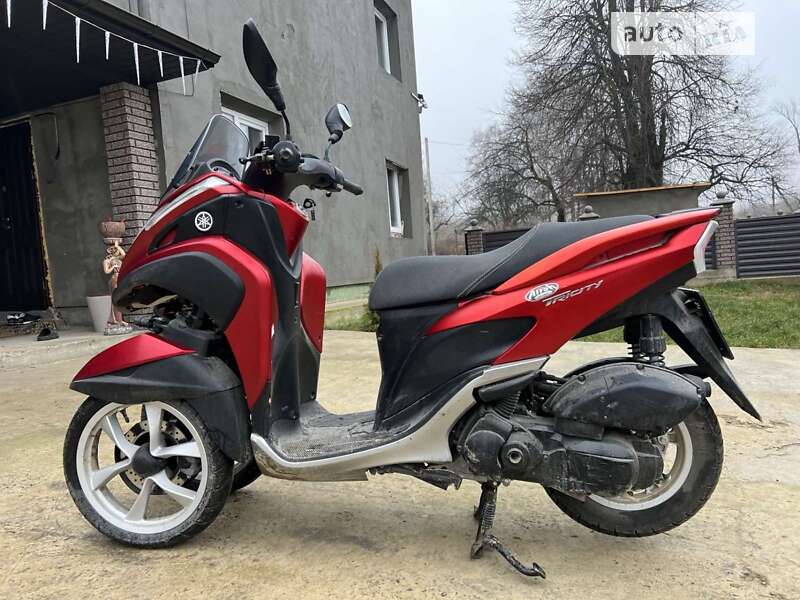 Скутер Yamaha Tricity