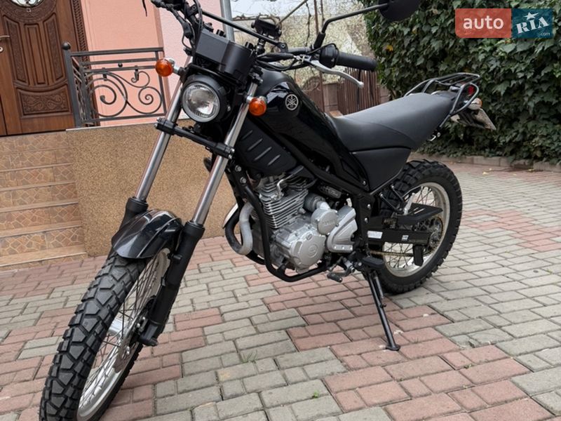 Мотоцикл Спорт-туризм Yamaha Tricker