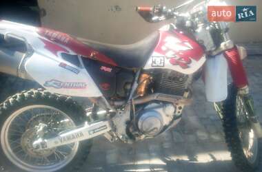 Yamaha TT-R  2001