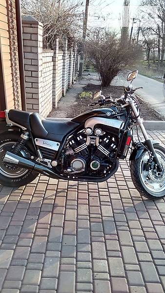 Мото Yamaha VMAX