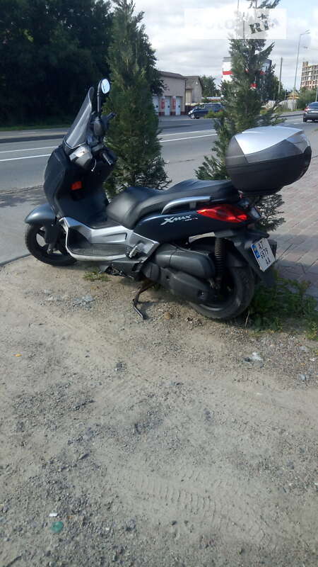 Скутер Yamaha X-Max 125