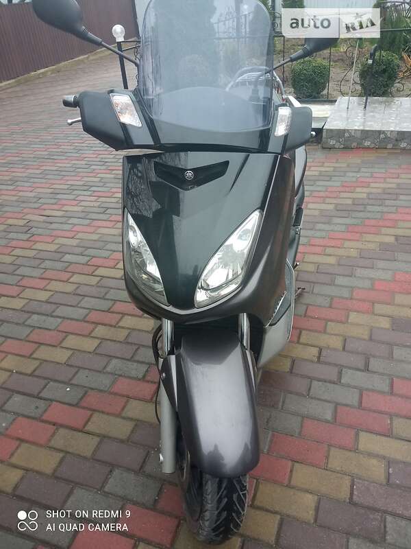 Мото Yamaha X-Max 250