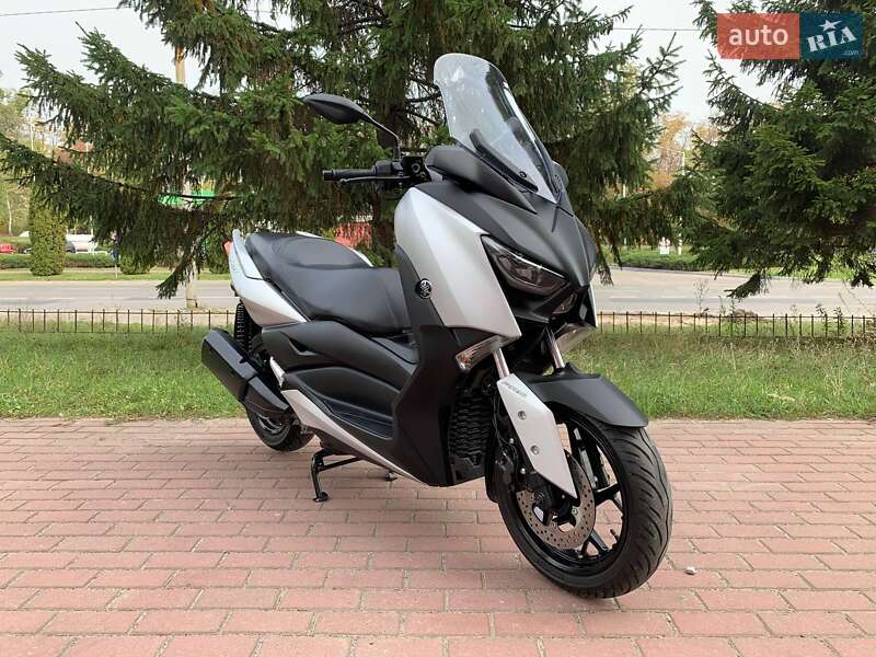 Макси-скутер Yamaha X-Max 250