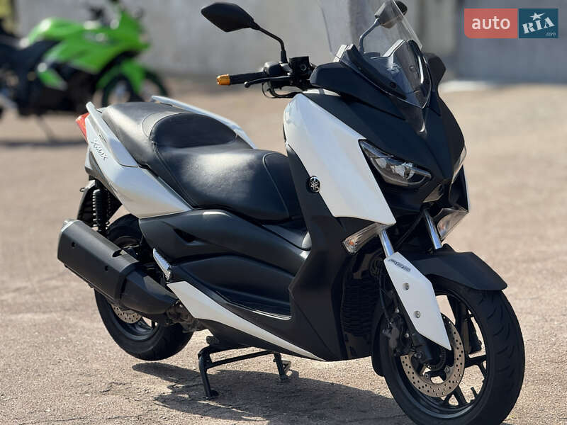 Максі-скутер Yamaha X-Max 250