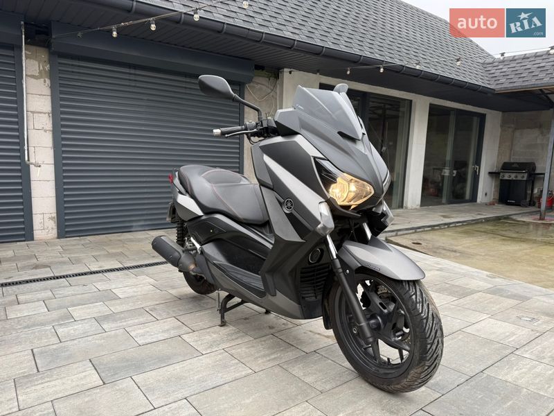 Yamaha X-Max 250