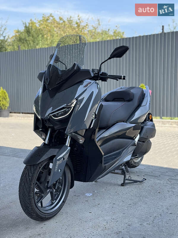 Мопеды Yamaha X-Max 300