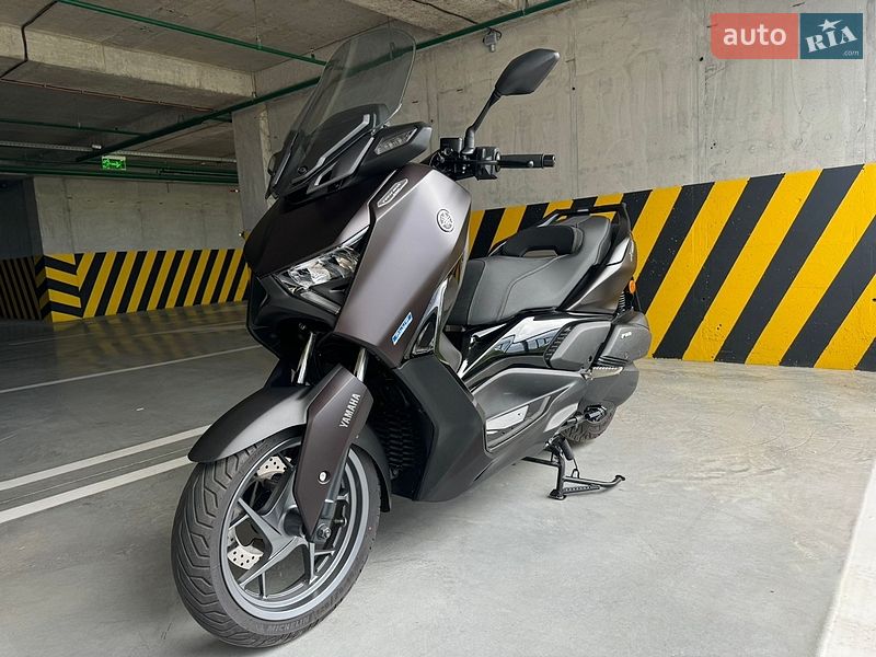 Скутер Yamaha X-Max 300