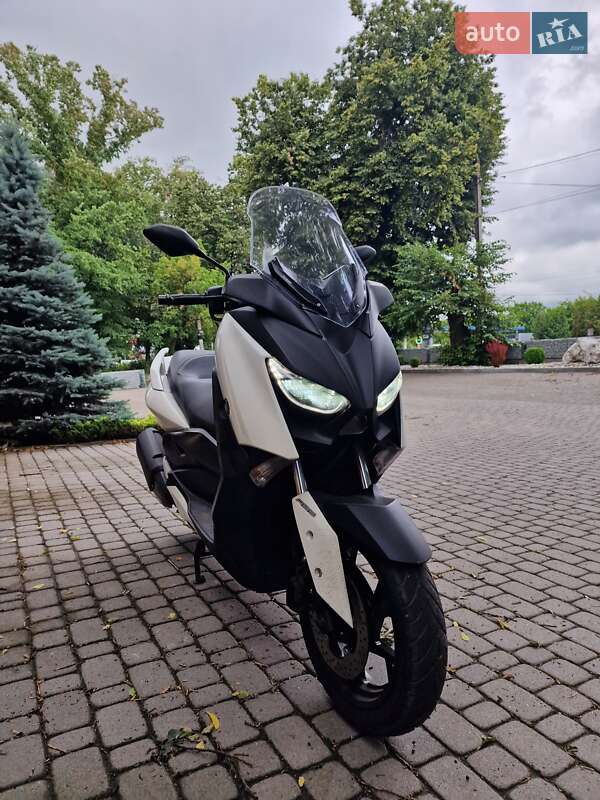 Yamaha X-Max