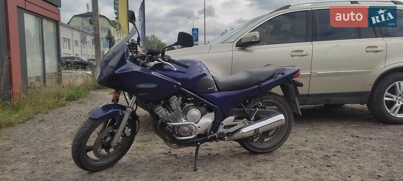 Мотоцикл Туризм Yamaha XJ 600 Diversion