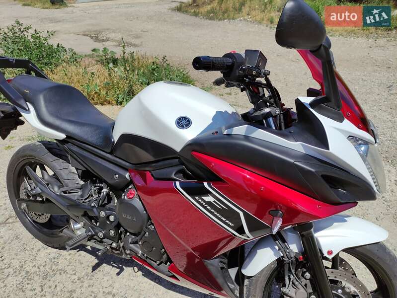 Мотоцикл Спорт-туризм Yamaha XJ6 Diversion