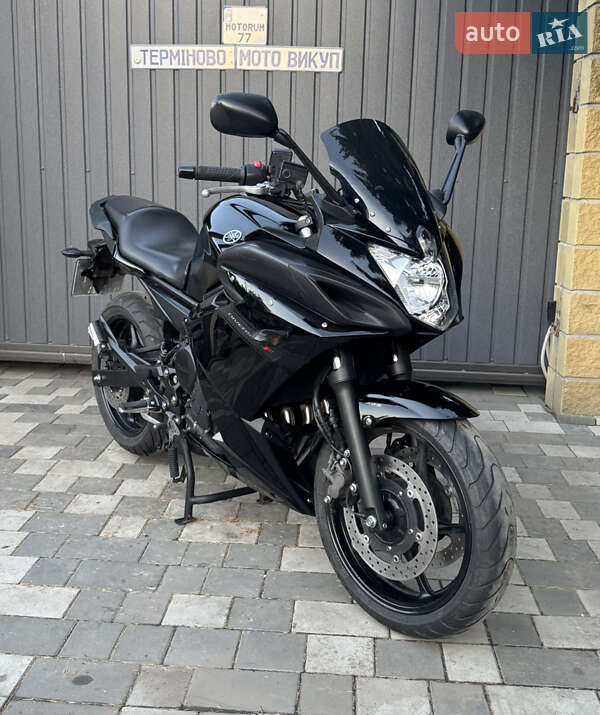 Квадроцикл спортивный Yamaha XJ6 Diversion