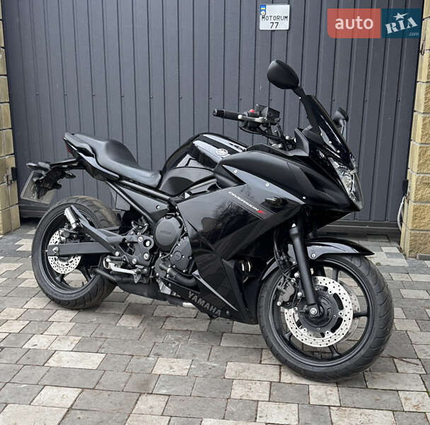 Мотоцикл Спорт-туризм Yamaha XJ6 Diversion