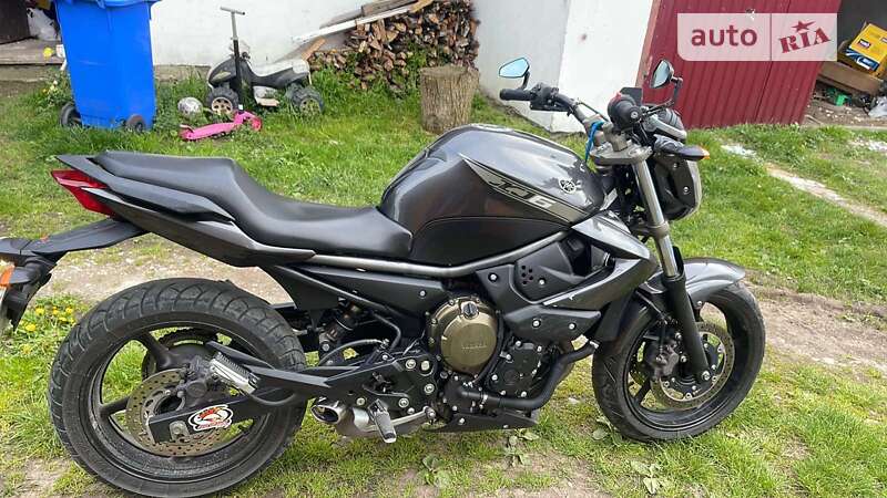 Yamaha XJ6