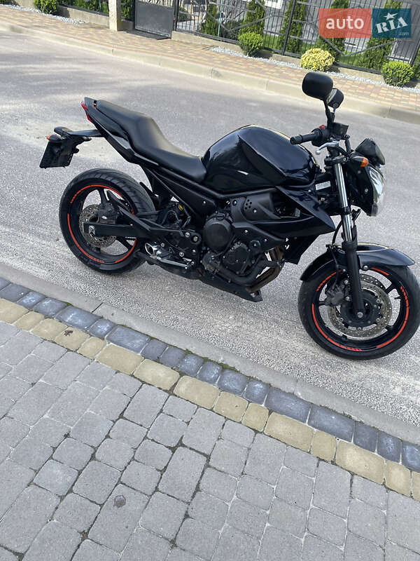 Спортбайк Yamaha XJ6