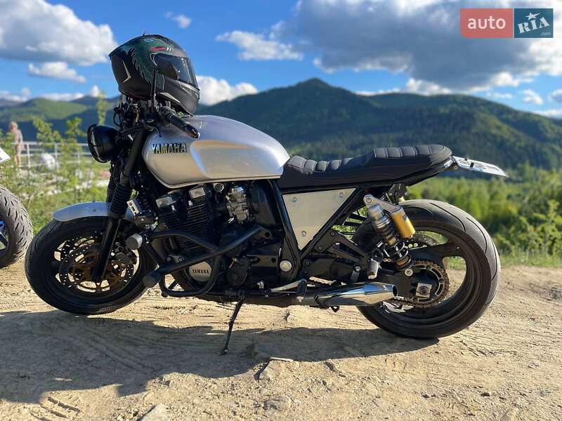 Yamaha XJR 1200