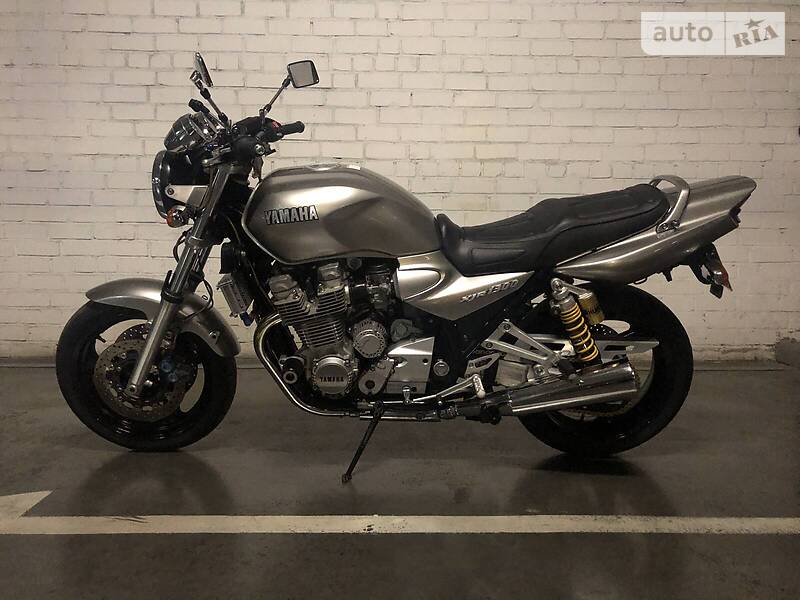 Yamaha XJR 1300