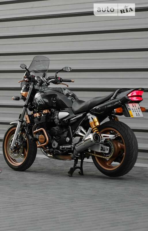 Мотоцикл Без обтекателей (Naked bike) Yamaha XJR 1300