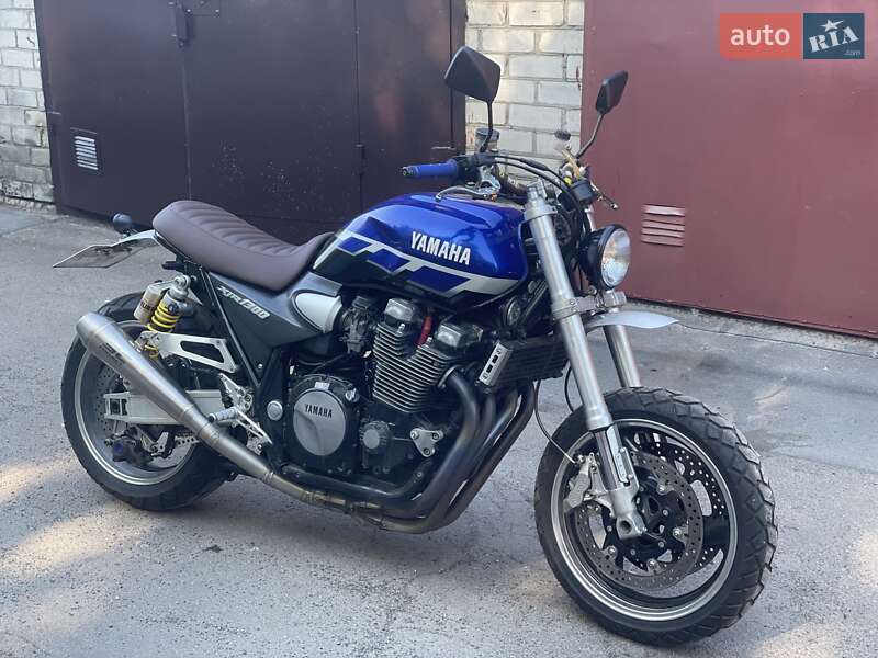 Yamaha XJR 1300