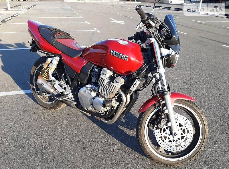 Yamaha XJR 400