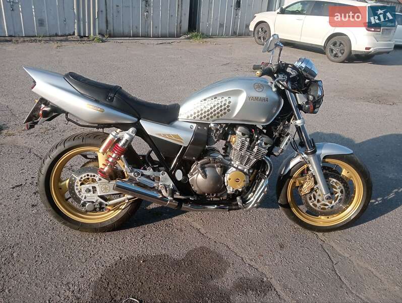 Мотоцикл Классик Yamaha XJR