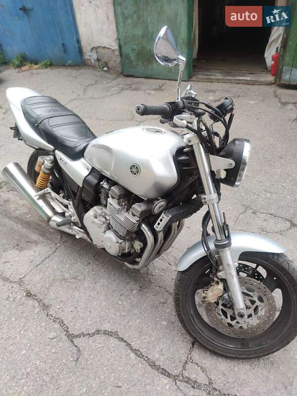 Yamaha XJR