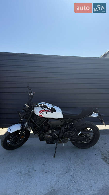 Мотоцикл Без обтекателей (Naked bike) Yamaha XSR 700