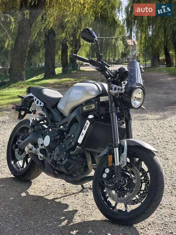 Yamaha XSR 900