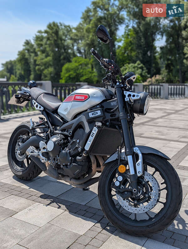 Yamaha XSR 900