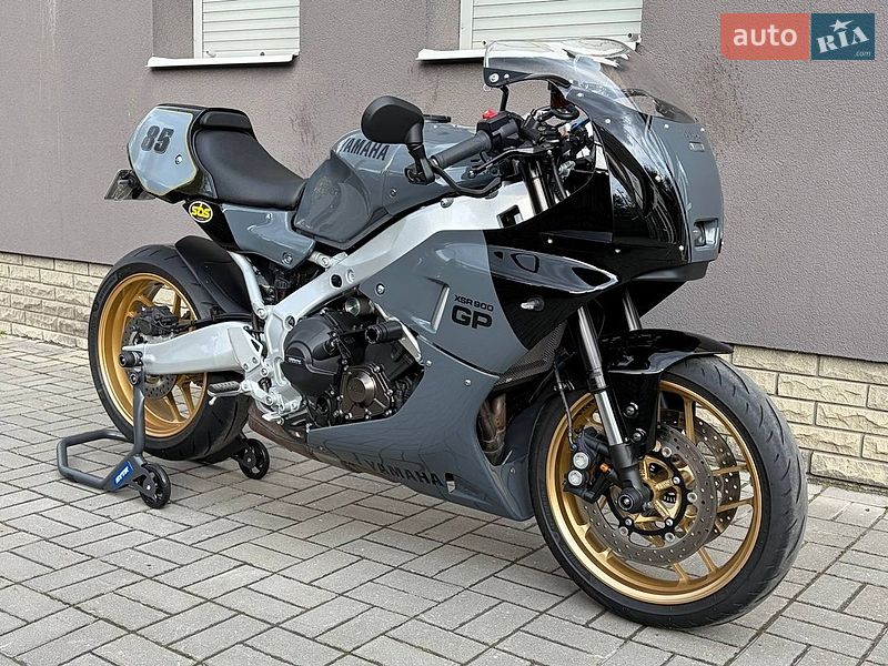 Спортбайк Yamaha XSR 900