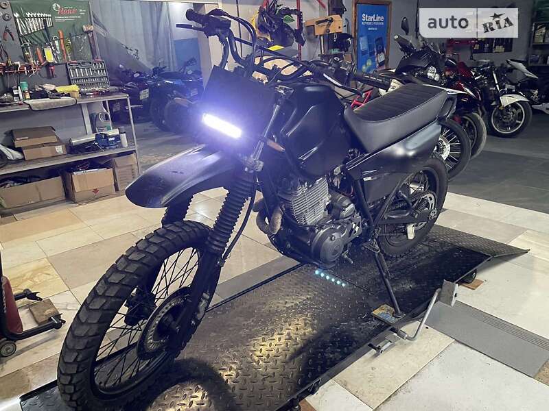 Мотоцикл Без обтікачів (Naked bike) Yamaha XT