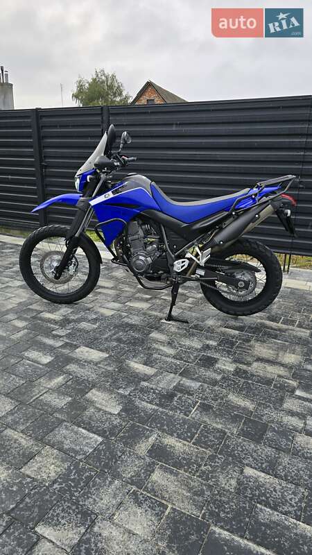 Мотоцикл Внедорожный (Enduro) Yamaha XT