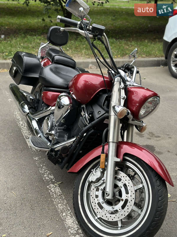 Мото Yamaha XVS 1300A