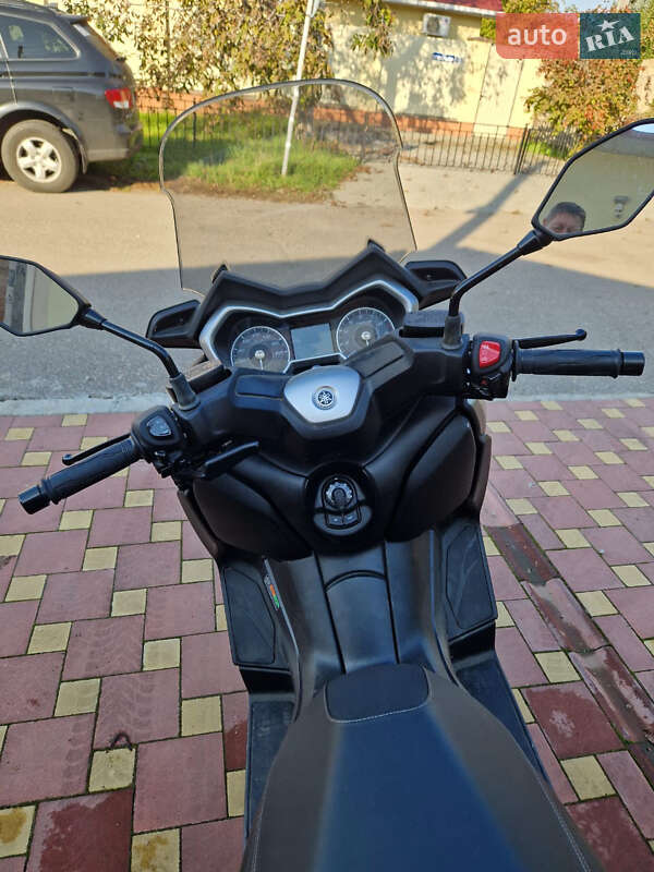 Макси-скутер Yamaha YP