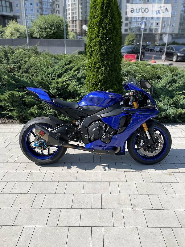 Мото Yamaha YZF R1