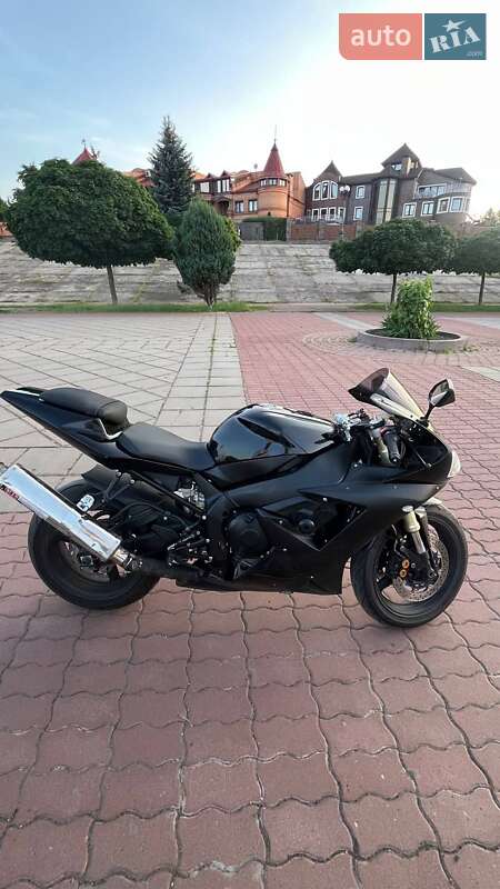 Спортбайк Yamaha YZF R1
