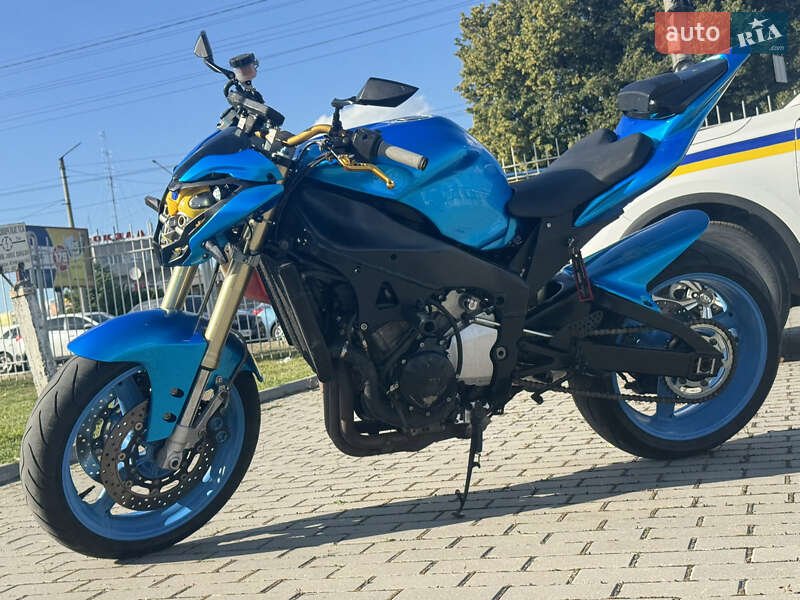 Мотоцикл Без обтекателей (Naked bike) Yamaha YZF R1