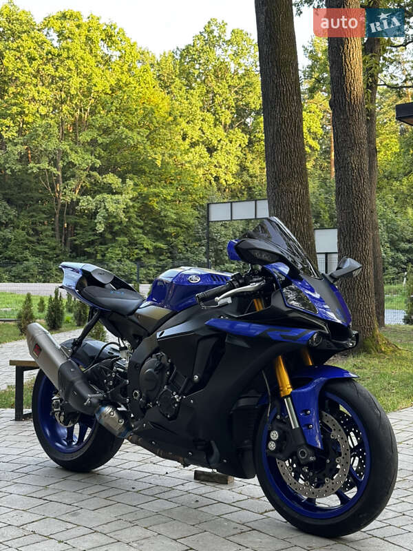 Yamaha YZF R1