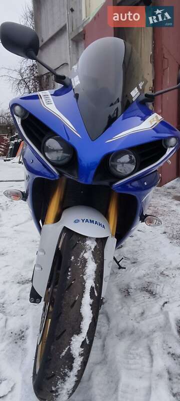Yamaha YZF R1