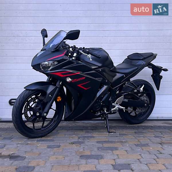 Мотоцикл Спорт-туризм Yamaha YZF-R25
