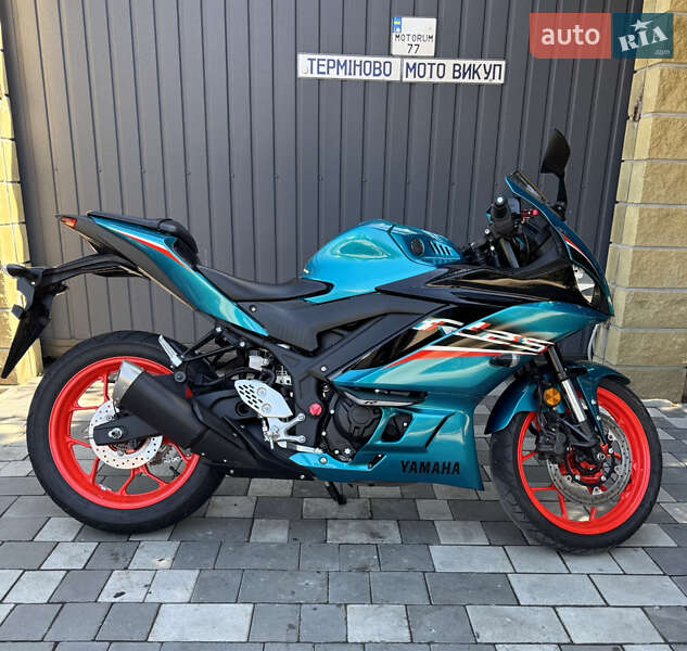Спортбайк Yamaha YZF-R25