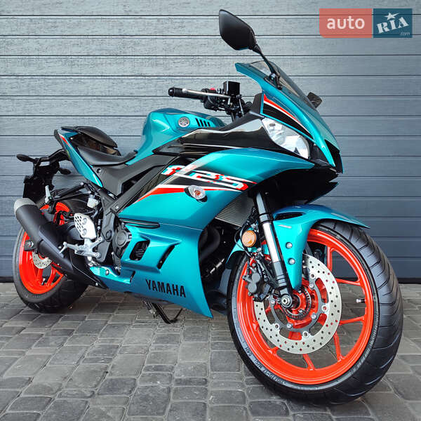 Мотоцикл Без обтекателей (Naked bike) Yamaha YZF-R3