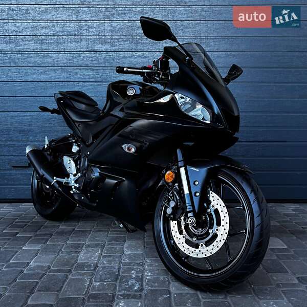 Мотоцикл Без обтікачів (Naked bike) Yamaha YZF-R3